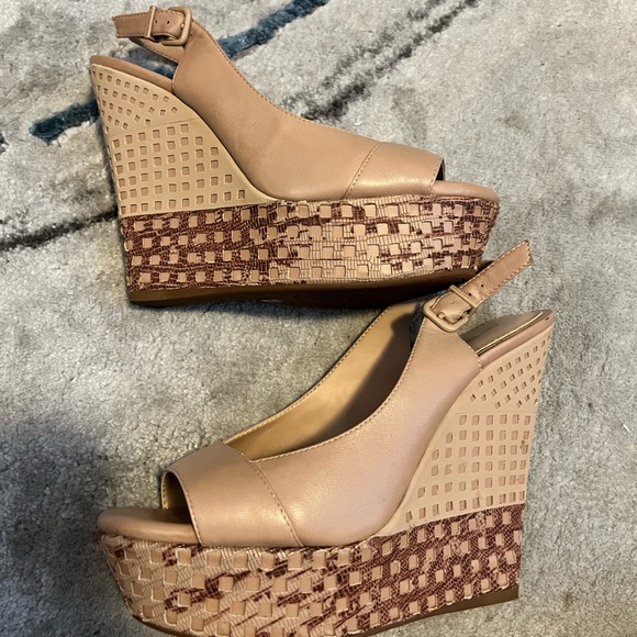 Gianni Bini Shoes Gianni Bini Tan Wedge So Comfortable My Foot Grew